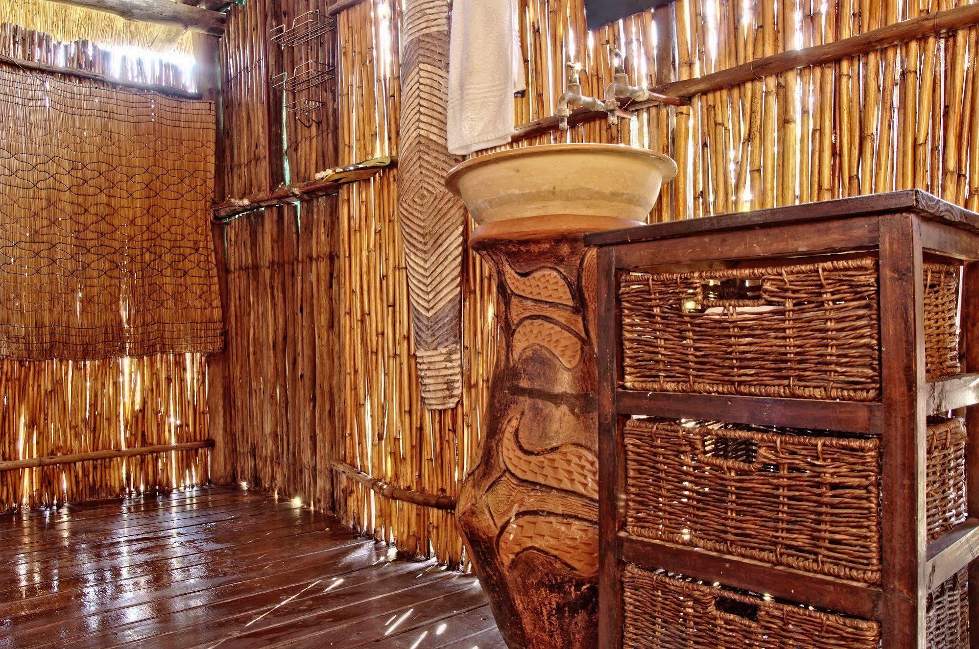 Shindzela Tented Camp ティムババティ野生保護区 エクステリア 写真